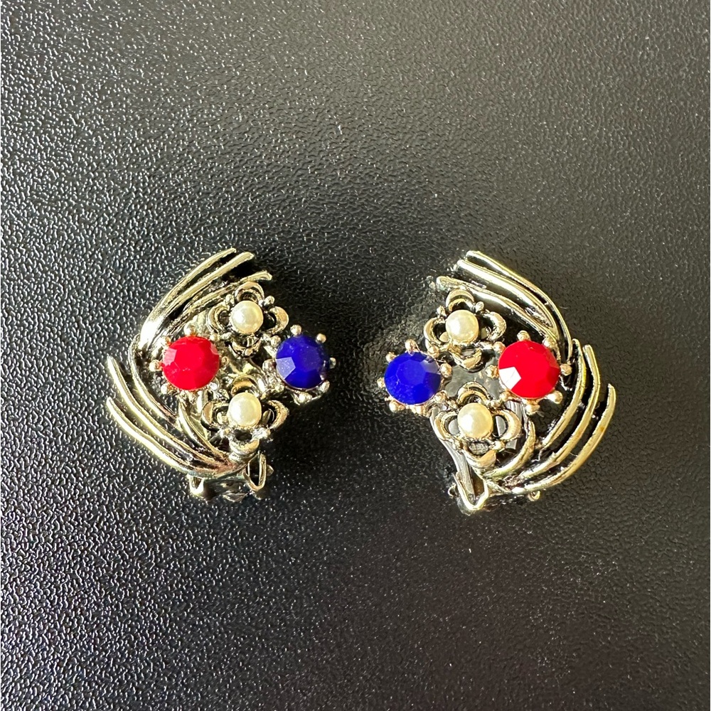 Vintage MCM Bright Red White & Blue Clip Earrings Abstract Antiqued Gold Tone